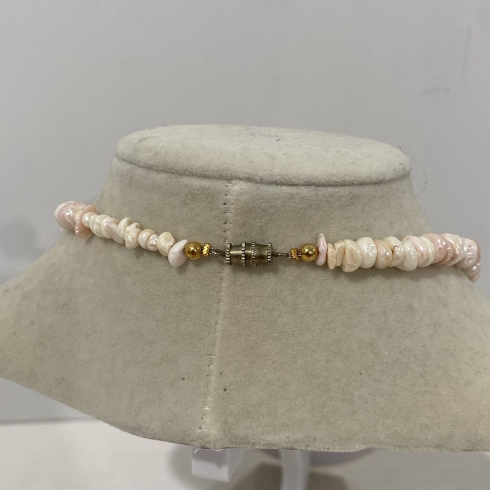 Vintage Conch Shell Round Bead Pink and White Beaded Necklace - Picture 7 of 11